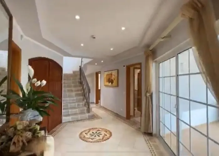 The Beverly Vilamoura Quarteira